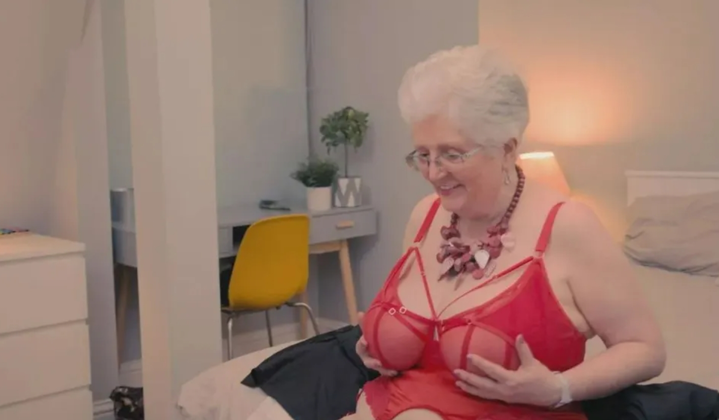 72-летняя женщина пошла в эскорт после 40 лет религиозной жизни: имела ли она успех?